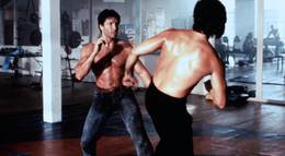 Кадр из фильма "Совершенное оружие" - 2