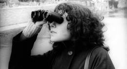 Кадр из фильма "В опасности и крайней нужде нерешительность приводит к беде" - 2