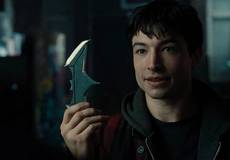 Эзра Миллер сам пишет сценарий для фильма «Флэш»