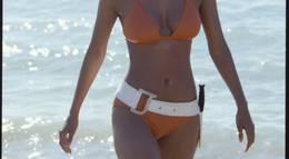 Кадр из фильма "Умри, но не сейчас" - 2