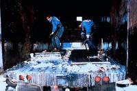 Кадр Мужчины за работой