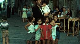 Кадр из фильма "Вчера, сегодня, завтра" - 2