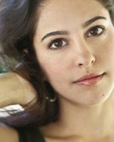 Laura Harrison фото