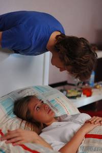 Кадр Поцелуй сквозь стену