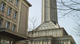 Кадр из фильма "Перре во Франции и Алжире" - 2