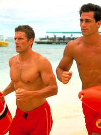 Кадр Спасатели Малибу