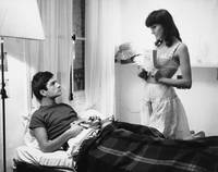 Кадр Женщина есть женщина