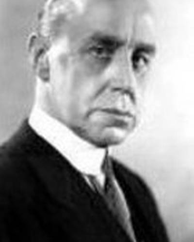 Норман МакКинел фото