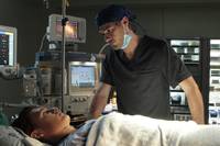 Кадр Красные браслеты 