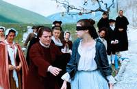 Кадр И свет во тьме светит