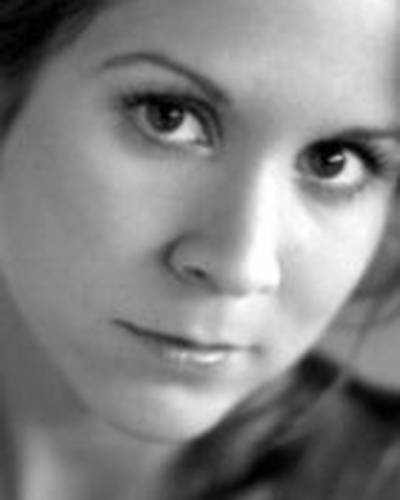 Ясмин Канли фото