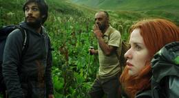 Кадр из фильма "Самая одинокая планета" - 2