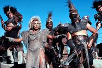 Кадр Безумный Макс 3: Под куполом грома