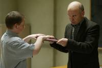 Кадр Малкольм в центре внимания