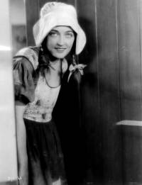 Кадр Красная мельница