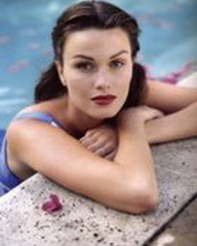 Ларисса Бонд фото