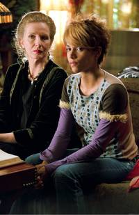 Кадр Женщина-кошка