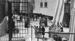 Кадр из фильма "Вечерние посетители" - 1