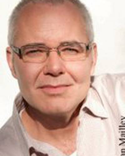 Дэн  Мэйлли фото