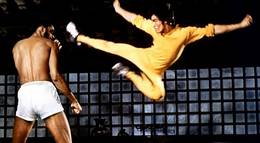 Кадр из фильма "Игра смерти" - 2