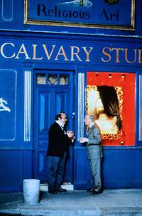 Кадр Услуга, часы и очень большая рыба