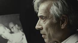 Кадр из фильма "Эва не спит" - 1