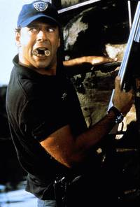 Кадр На расстоянии удара