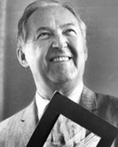 Джордж Пэл фото