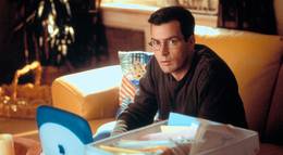 Кадр из фильма "Спросите Синди" - 1