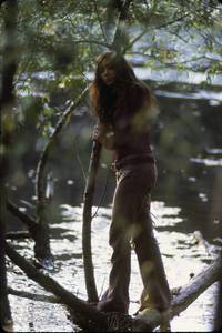 Кадр Последний дом слева