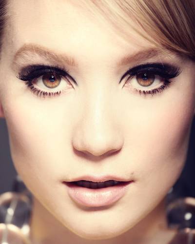 Миа Васиковска фото