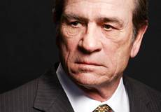 Томми Ли Джонс снимет ремейк «Ковбоев»