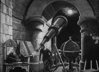 Кадр Луна всего лишь в метре