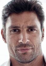 Ману Беннетт фото