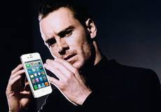 Майкл Фассбендер забирает Apple у Кристиана Бэйла