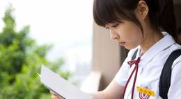 Кадр из фильма "Привет, школьница!" - 1