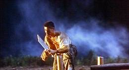 Кадр из фильма "Лезвие" - 2