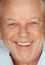 Джулиан Холлоуэй фото