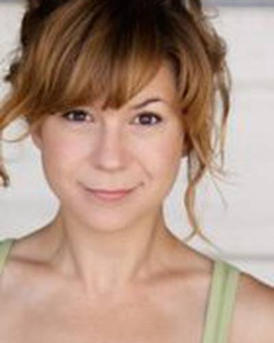 Эмили Майя Миллс фото