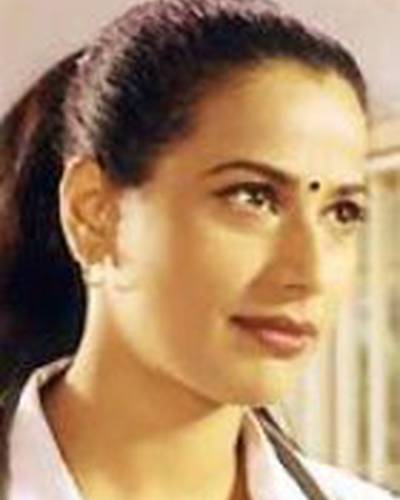 Мона Эмбигаонкар фото