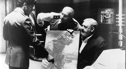 Кадр из фильма "Годзилла" - 1