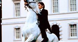 Кадр из фильма "Бэзил" - 1