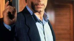 Кадр из фильма "Лицензия на убийство" - 1