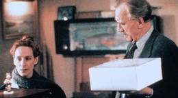 Кадр из фильма "Нужные вещи" - 1