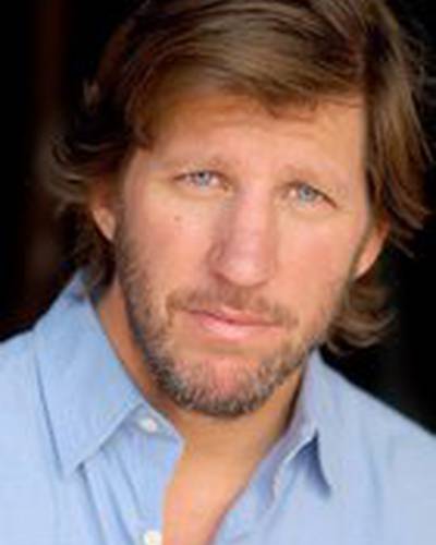 Роберт Питерс фото