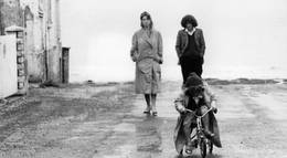 Кадр из фильма "Запасные поцелуи" - 1