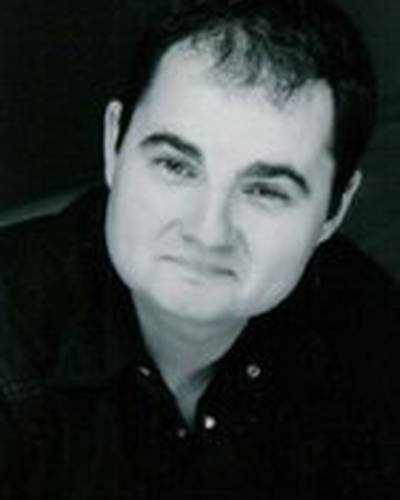 Дилан Робертс фото