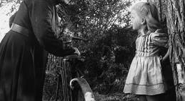 Кадр из фильма "Запрещённые игры" - 2