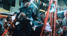 Кадр из фильма "Полицейская академия 2: Их первое задание" - 1