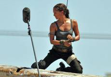 Появились первые фото Алисии Викандер в образе Лары Крофт